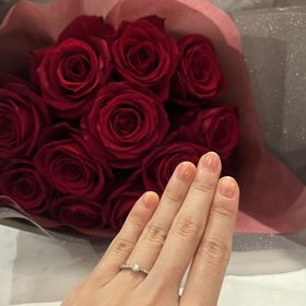 【ラザール ダイヤモンド(LAZARE DIAMOND)の口コミ】 爪がしっかりしていて、安心する。ダイヤモンドの輝きが美しいです。
周り…