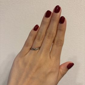 【ケイウノ ブライダル(K.UNO BRIDAL)の口コミ】 指が長く見えるウェーブタイプで指馴染みがとても良く、着け心地もとても…
