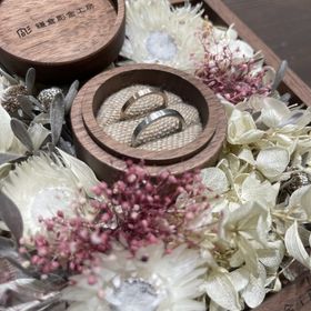 【鎌倉彫金工房の口コミ】 手作りなので、思い出がこもっていますし、お互いの指輪を作りあった事で…