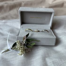 【mina.jewelry(ミナジュエリー)の口コミ】 シャンパンゴールドとグリーンゴールドの素材で作ってもらいました。
フル…