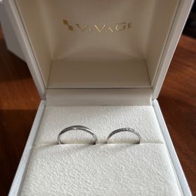 【VIVAGE(ヴィヴァージュ)の口コミ】 指輪にウェーブがかかったデザインになっていて、指が長く綺麗に見えると…
