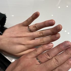 【Sainte Pure(セントピュール)の口コミ】 普通のいわゆる一般的な丸型ではなく、螺旋状に形がなっている指輪を選ば…