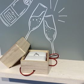 【TOMOE(トモエ)の口コミ】 指輪を試着した時のピッタリ感、サイズにデザインが2人の好みそのものでし…