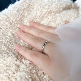 【銀座ダイヤモンドシライシの口コミ】 シンプルでつけ心地も違和感なくいい感じです！

デザインによって指輪の…