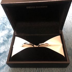 【エクセルコダイヤモンド(EXELCO DIAMOND)の口コミ】 ストレート、V字、S字と試着し一番V字が自分の手に合っていると思いV字の…