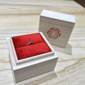 【出雲結(いずもゆい)の口コミ】 １つ１つの指輪に意味があり、それを説明してもらいながら、どの婚約指輪…
