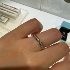 【ティファニー(Tiffany & Co.)の口コミ】 現在は製造中止になっているデザインとのこです。そのため、店頭にあるサ…