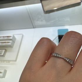 【ティファニー(Tiffany & Co.)の口コミ】 婚約指輪をティファニーにしたので、結婚指輪もティファニーを検討するた…