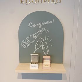 【NIESSING(ニーシング)の口コミ】 結婚指輪はゴールドと決めていました。スタッフさんに相談するとこちらの…