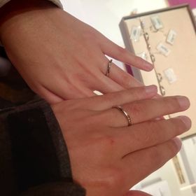 【ブルガリ(BVLGARI)の口コミ】 軽さが他ブランドと比較して圧倒的でした。
日常使いできるシンプルなデザ…