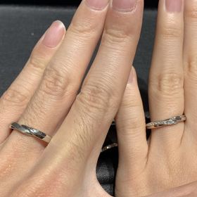【エクセルコダイヤモンド(EXELCO DIAMOND)の口コミ】 当初は、V、ウェーブの指輪で探していました。
エクセルコさんにて、気に…