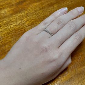 【銀座ダイヤモンドシライシの口コミ】 細目のストレートに見えるけれどさりげなくひねりが入っていて、より手が…