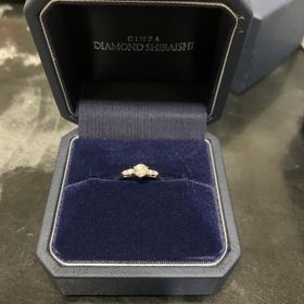 【銀座ダイヤモンドシライシの口コミ】 シンプルなデザインで何年後でも着けられることに加えて、結婚指輪のデザ…