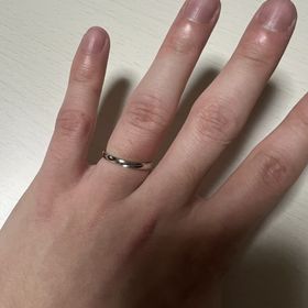 【アイプリモ(I-PRIMO)の口コミ】 シンプルなデザインで着飾らないリング
シンプルなまっすぐなデザインかと…