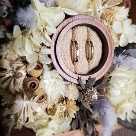 【鎌倉彫金工房の口コミ】 2人でデザインを決めて、実際に作っていけるのが良いです。
思い出にもな…