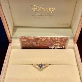 【ケイウノ ブライダル(K.UNO BRIDAL)の口コミ】 横から見たら大好きなラプンツェルのティアラのデザインな上に、ゴールド…