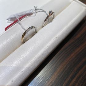 【MACHERIE(マシェリ)の口コミ】 婚約指輪は天の川という名前です。
ダイヤを引き立てつつも天の川のように…