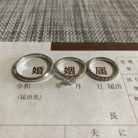 【アイプリモ(I-PRIMO)の口コミ】 ハーフエタニティリングで価格を抑えながらも、シングル使いでもつけてる…