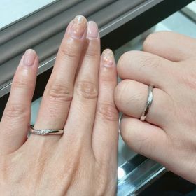 【アイプリモ(I-PRIMO)の口コミ】 星をイメージしてるそうで、男性の内側にも1つの星が入っていてさりげなく…