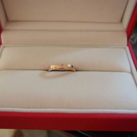 【REGALO(レガロ)の口コミ】 ありきたりな指輪はちょっと避けたく探していたが、この指輪の文字はイタ…