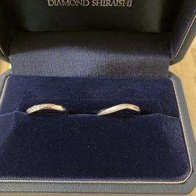 【銀座ダイヤモンドシライシの口コミ】 シンプルなデザインですが、着けた時にキラキラと輝きます。着けていない…