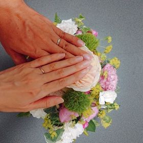 【STAR JEWELRY(スタージュエリー)の口コミ】 複数のダイヤモンドが並んでいるのが高級感があって気にいっています。旦…