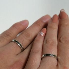 【JEWELRY  KAMATA(ジュエリーかまた)の口コミ】 すごく特徴のある指輪を望んでいたわけではありませんが、
結婚している友…