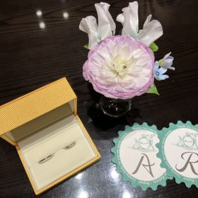 【ケイウノ ブライダル(K.UNO BRIDAL)の口コミ】 職場でも身につけられるように、ダイヤを7ピースに調整してもらい、目立ち…