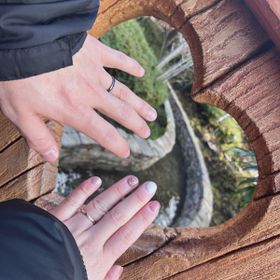 【ケイウノ ブライダル(K.UNO BRIDAL)の口コミ】 美女と野獣のデザインの指輪で、店員さんにデザインやストーリー性のある…