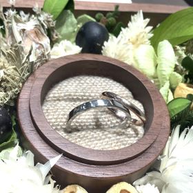 【鎌倉彫金工房の口コミ】 予約時に素材、デザインを選びますが、実際にお店に行った際にサンプルや…