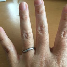 【ete(エテ)の口コミ】 値段が安かったのとデザインが気に入りました。他の指輪も色々試着したけ…