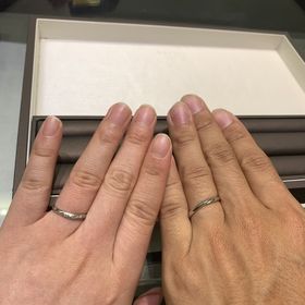 【アイプリモ(I-PRIMO)の口コミ】 シンプルなデザインですが正面のみウェーブが少しかかっていて、デザイン…