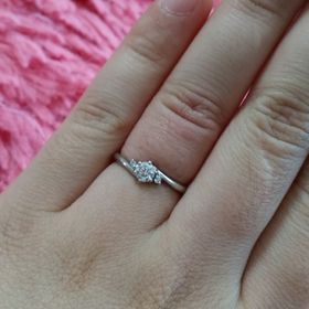 【ジュエリーツツミ(JEWELRY TSUTSUMI)の口コミ】 見た目がとても大人っぽく、ダイヤが大きかったのですが、値段は安くすぐ…