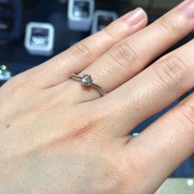 【プリベ石川の口コミ】 指輪の決め手は、ゴージャスでフェミニンな人と被らないリングでした！
今…