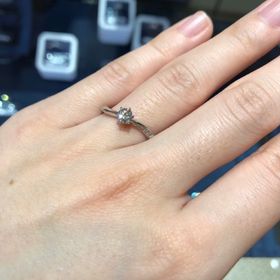 【プリベ石川】の口コミ 指輪の決め手は、ゴージャスでフェミニンな人と被らないリングでした！
今...