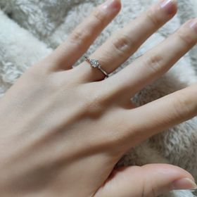 【LOVE NOTESの口コミ】 店員さんに丁寧な説明してもらいながら、色々なブランドの指輪を試着しま…