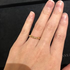 【ティファニー(Tiffany & Co.)の口コミ】 緩やかなカーブがシンプルながらもデザイン性があって素敵でした。あまり…