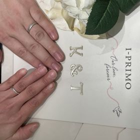 【アイプリモ(I-PRIMO)の口コミ】 シンプルながらも少しオシャレなデザインを探してました。ダイヤが一つつ…