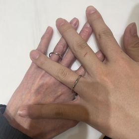 【insembre(インセンブレ)の口コミ】 飽きがこないシンプルなデザイン性です。着け心地も軽く付けやすいです。…