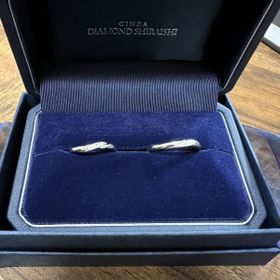 【銀座ダイヤモンドシライシの口コミ】 エンゲージリングと同じシリーズで重ね着けがしたかったのでこちらを購入…