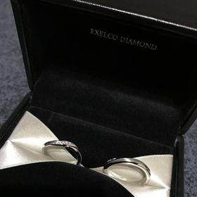 【エクセルコダイヤモンド(EXELCO DIAMOND)の口コミ】 指輪の太さや、デザイン、ダイヤモンドの輝きがとても気に入りました。様…