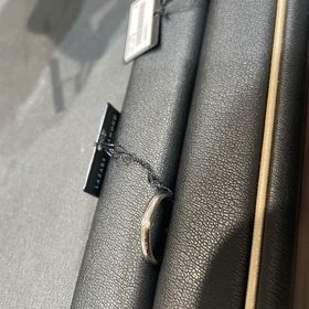 【ラザール ダイヤモンド(LAZARE DIAMOND)の口コミ】 指輪のデザインがとても綺麗でした。シンプルなため他のブランドの婚約指…