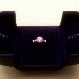 【ハリー・ウィンストン(Harry Winston)の口コミ】 クラシック・リングのなかでも数少ない(あまり所有しているかたが多くない…