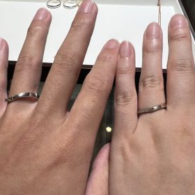【杢目金屋(もくめがねや)の口コミ】 デザインが特徴的です。
セミオーダーで自分たちらしい指輪を作ることがで…
