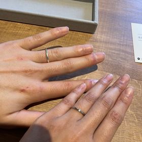 【atelier CraM(アトリエ クラム)の口コミ】 一本ねじれラインが入っているけど、シンプルな点を彼がかなり気に入りま…