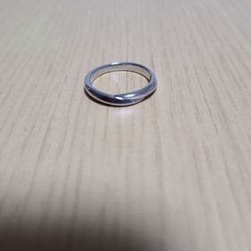 【ENUOVE(イノーヴェ)の口コミ】 イノーベのラシーヌという指輪でした。ねじれ型の指輪でした。とってもつ…