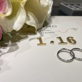 【アイプリモ(I-PRIMO)の口コミ】 少しウェーブがかっていて結婚指輪だけでも綺麗に見えるし、婚約指輪がウ…