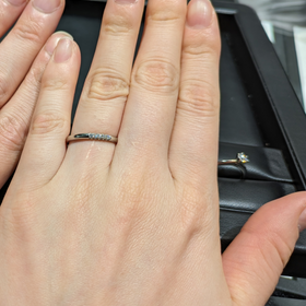 【ラザール ダイヤモンド(LAZARE DIAMOND)の口コミ】 ダイヤが綺麗なブランドなだけあり、輝きが綺麗でした。華やかなデザイン…