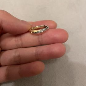 【ケイウノ ブライダル(K.UNO BRIDAL)の口コミ】 ゴールドとシルバー両方の面があるため、気分や服装によって指輪を回せば…