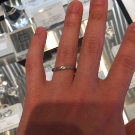 【JEWELRY  KAMATA(ジュエリーかまた)の口コミ】 ゆるいカーブがかかった結婚指輪でした。表面が平らになっていたので、ど…